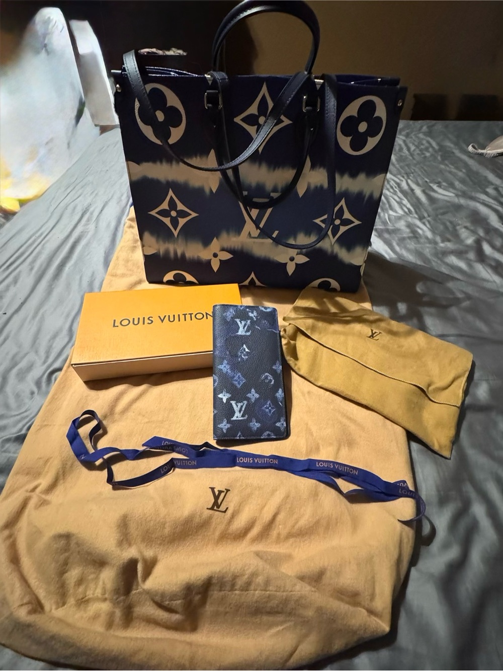 Louis Vuitton Escale On The Go Tote Blue Monogram with Watercolor Brazza Wallet